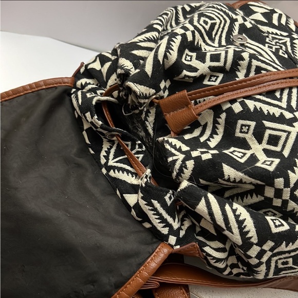 Calypso Studios Tribal Print Drawstring Backpack - Picture 7 of 10